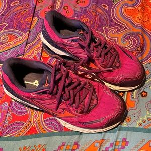 Mizuno Wave Creation 20 Size 7